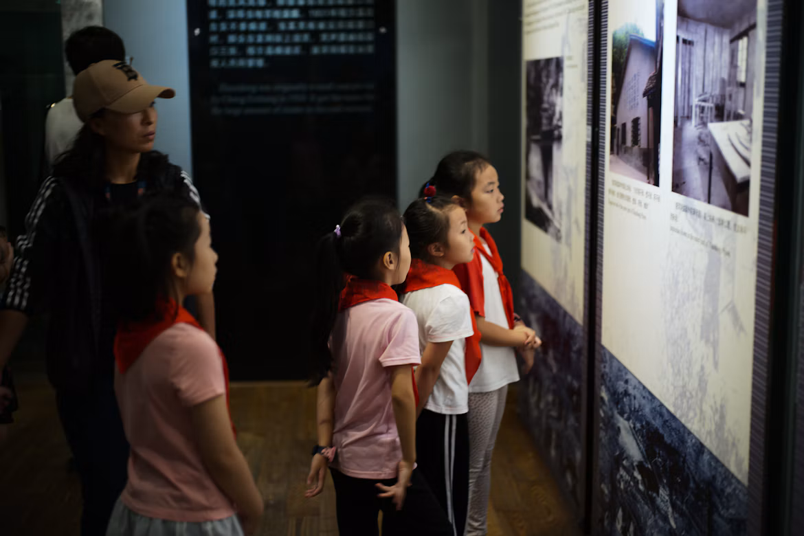 Students viewing exhibits on one of our curriculum-based class trips