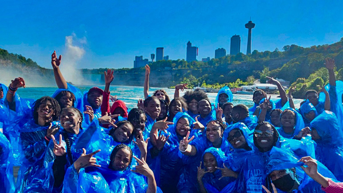 Educational adventure trips for students to Niagara Falls