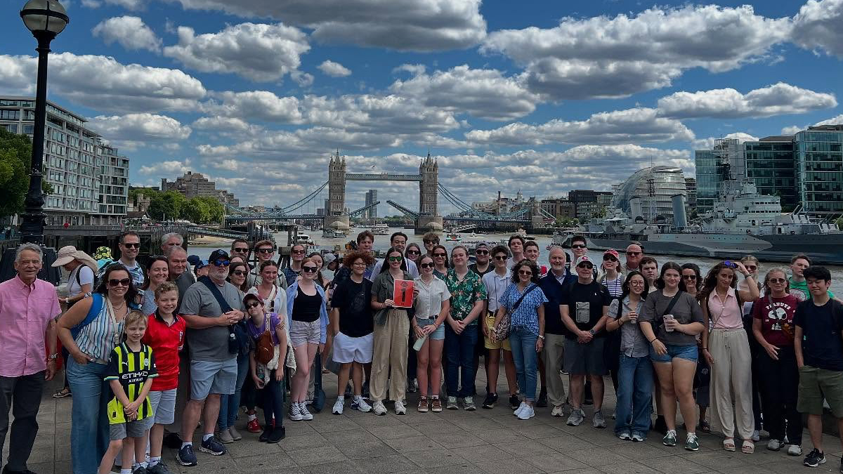 Educational history trips for students to England