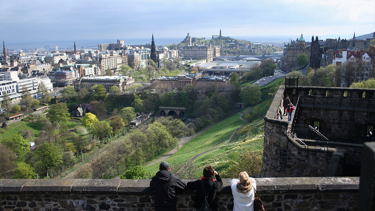 Educational history trips for students to Scotland