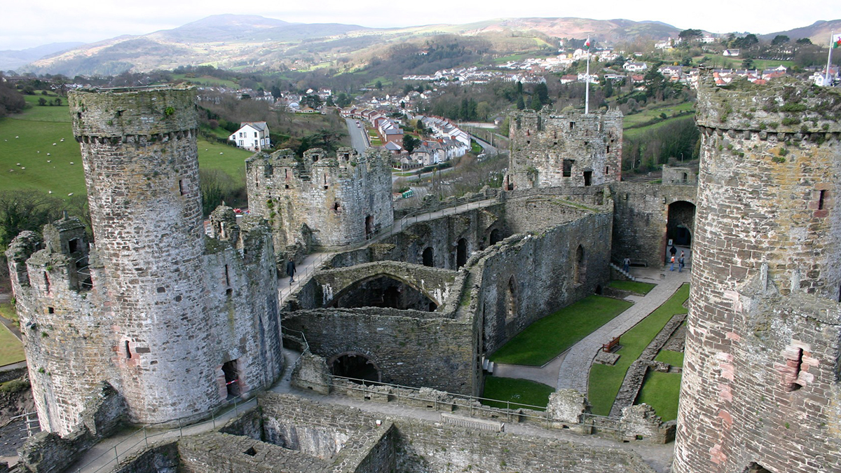 Educational history trips for students to Wales
