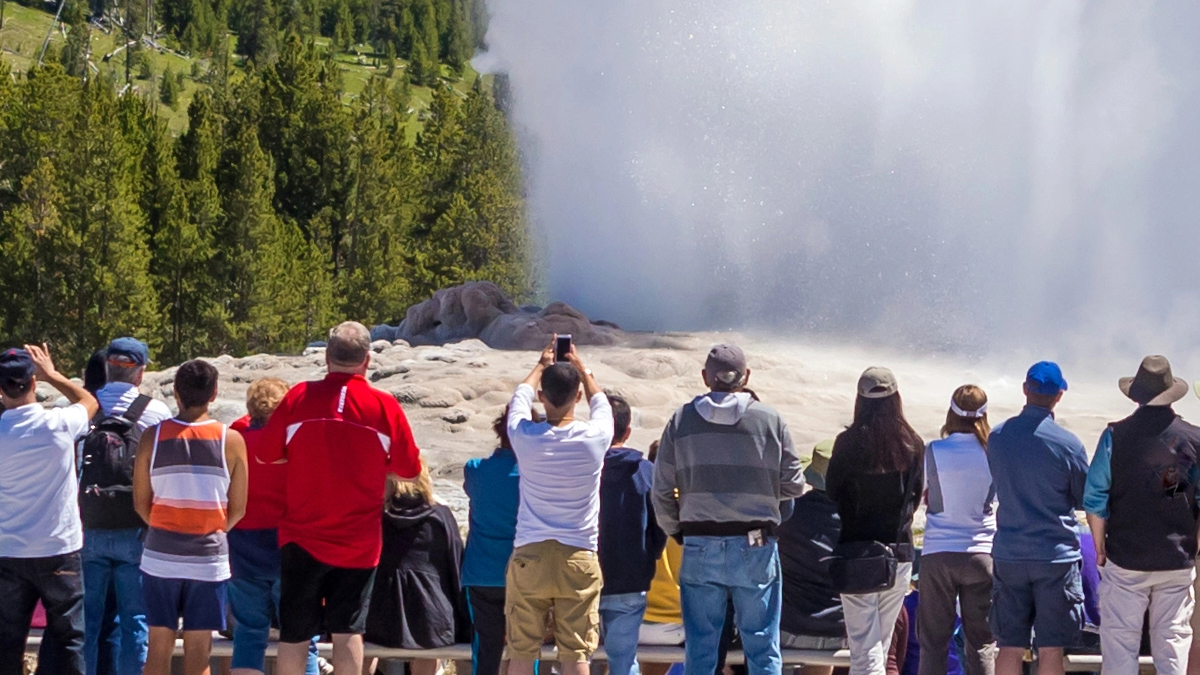 Educational history trips for students to Yellowstone
