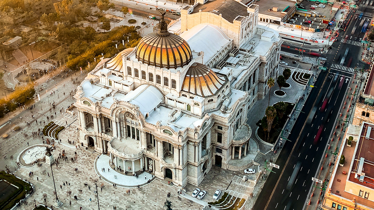 Educational language immersion trips for students to Mexico City