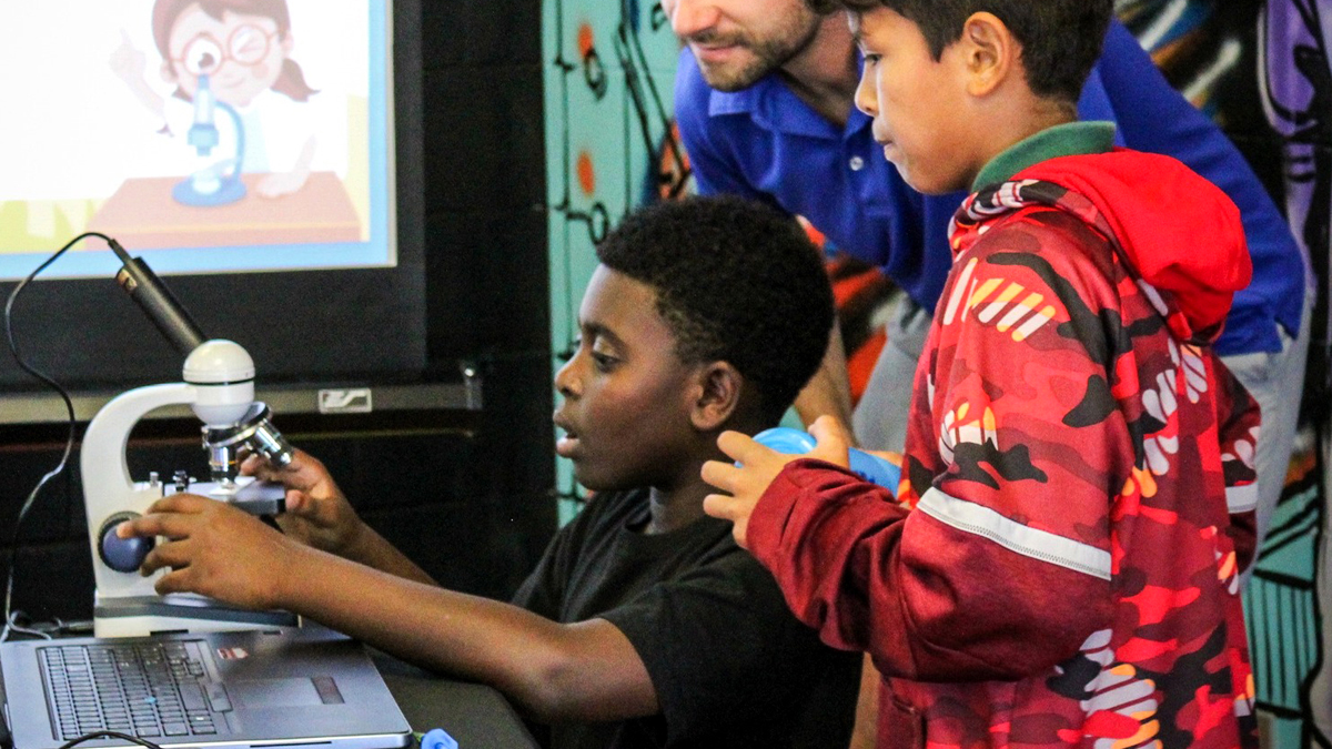 Educational STEM trips for students to Tampa
