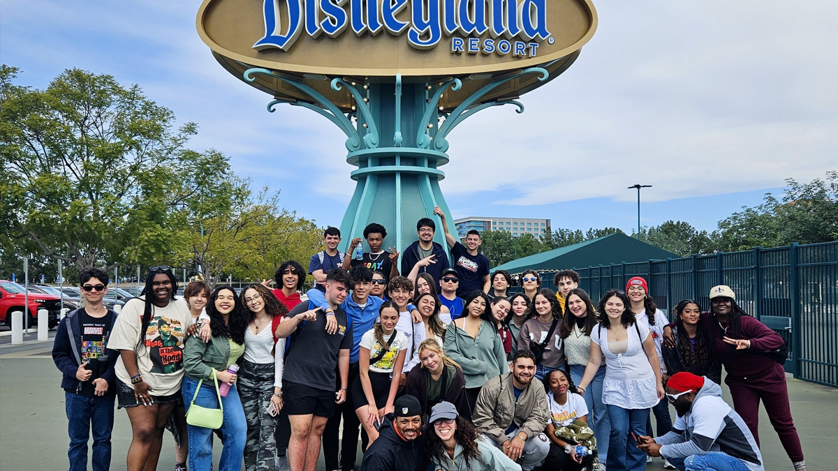 Educational theme park trips for students to Disneyland